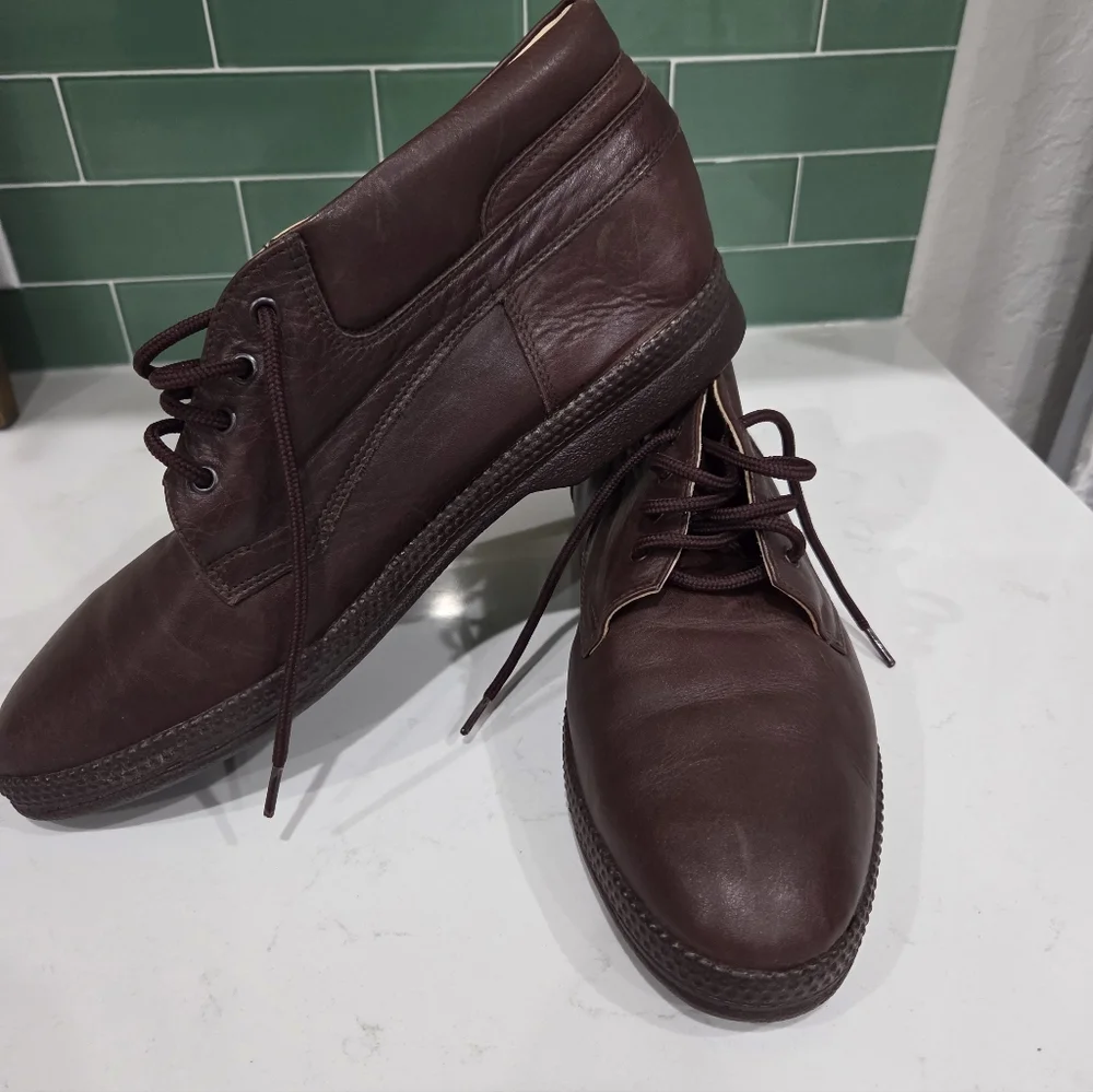 VIKINGS MEN'S BROWN LEATHER CHUKKA BOOTS SIZE 8.5 NWOT